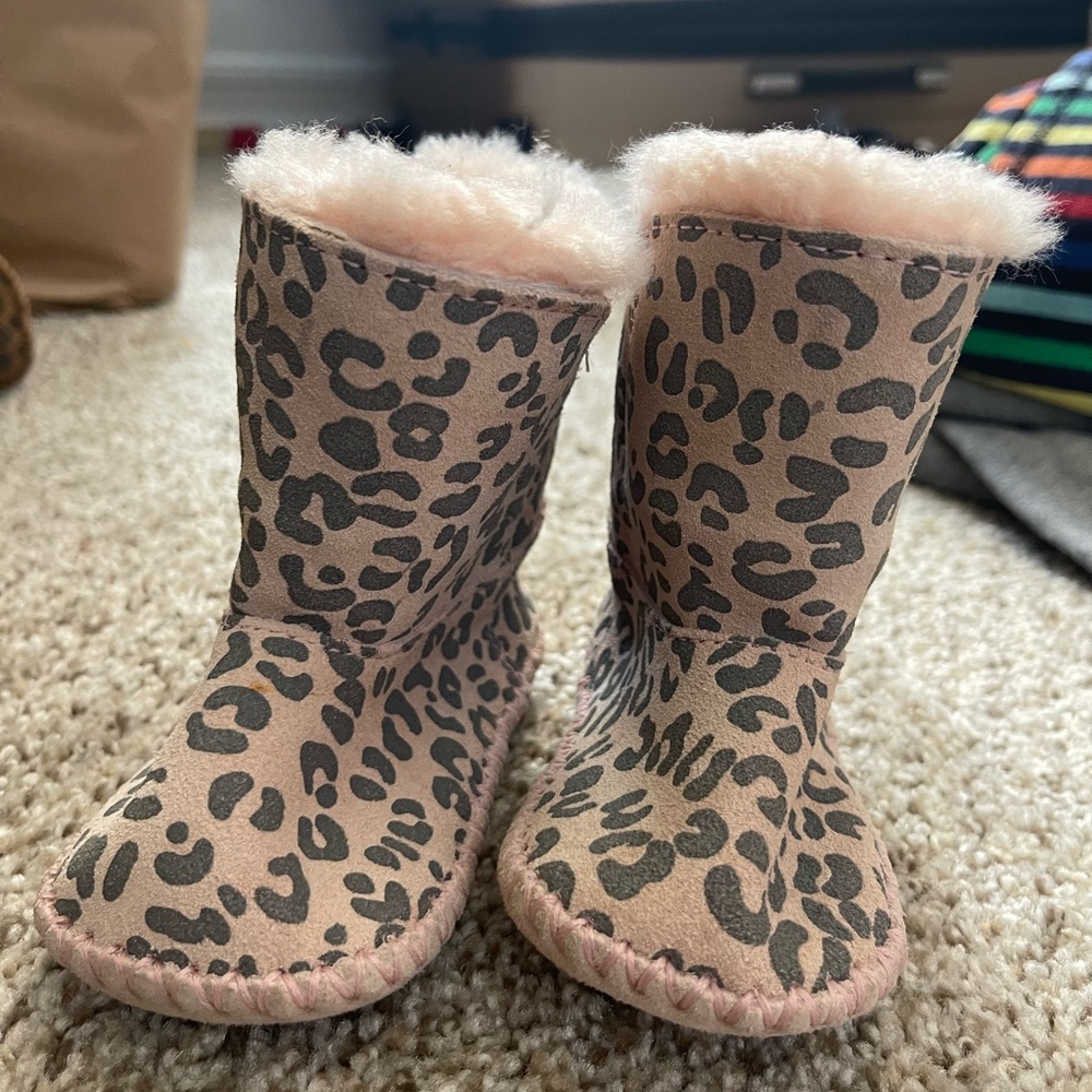 UGG baby boots US 2/3
